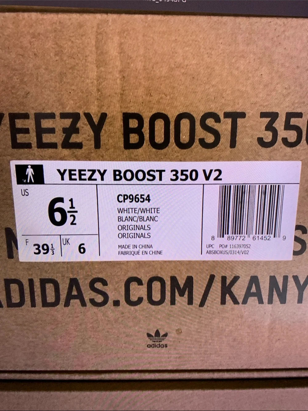 Yeezy new never